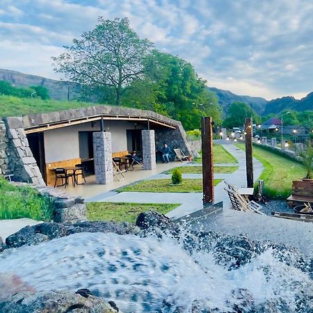 Hotel Hobbiton Near Vardzia Caves T'mogvi ภายนอก รูปภาพ
