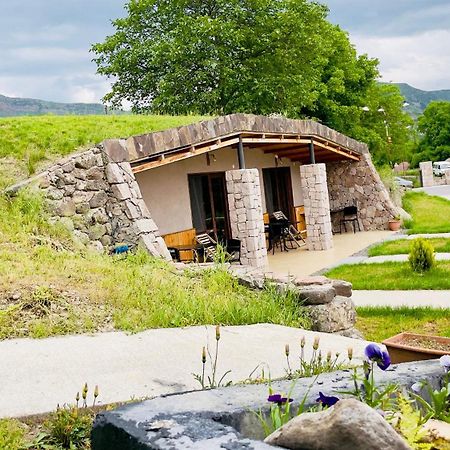 Hotel Hobbiton Near Vardzia Caves T'mogvi ภายนอก รูปภาพ