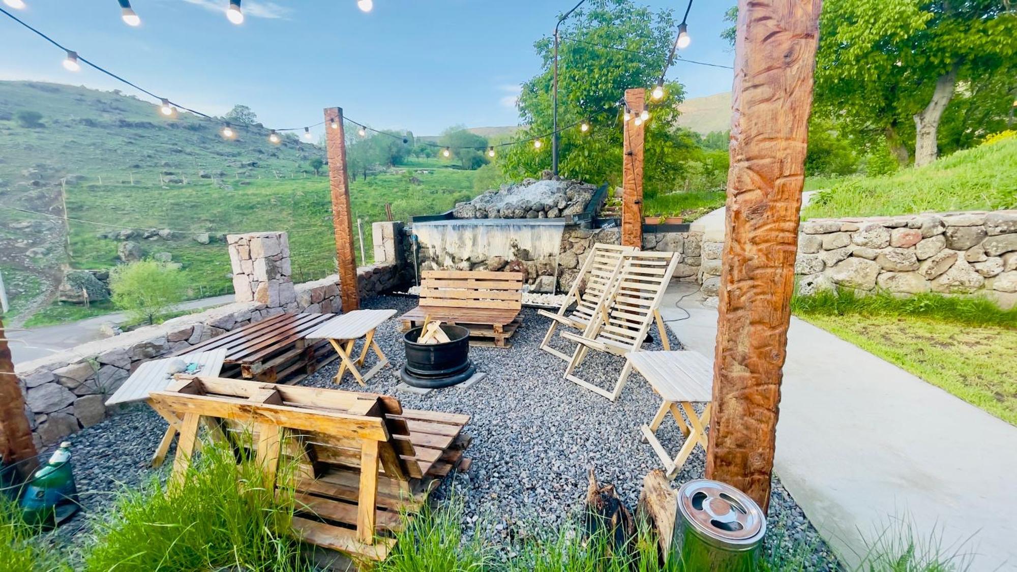 Hotel Hobbiton Near Vardzia Caves T'mogvi ภายนอก รูปภาพ