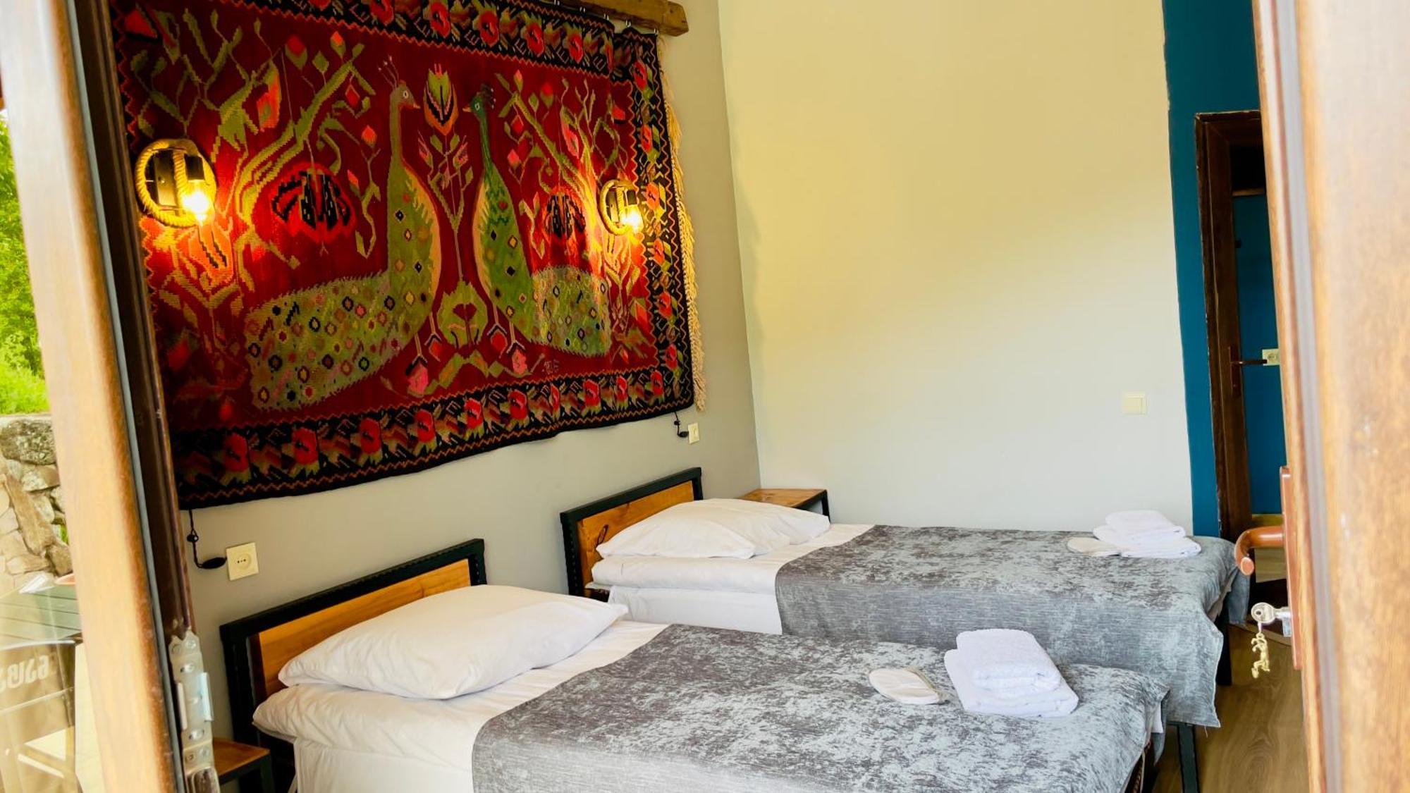Hotel Hobbiton Near Vardzia Caves T'mogvi ภายนอก รูปภาพ