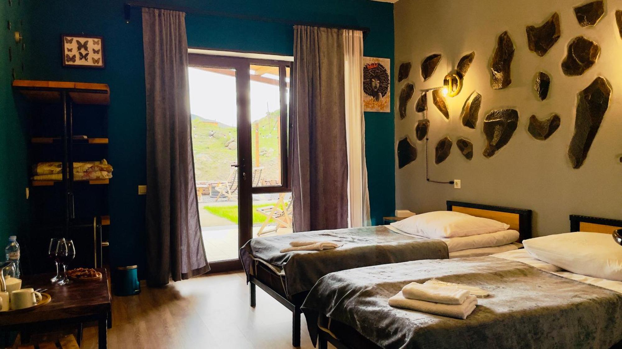 Hotel Hobbiton Near Vardzia Caves T'mogvi ภายนอก รูปภาพ