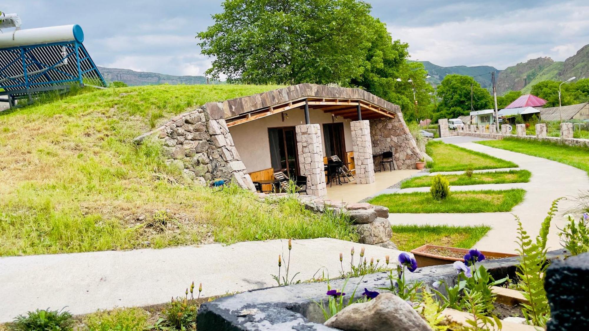 Hotel Hobbiton Near Vardzia Caves T'mogvi ภายนอก รูปภาพ